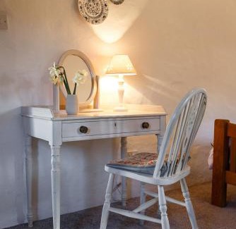 Mylor Churchtown House | The Snug at Cornish Barn Holidays