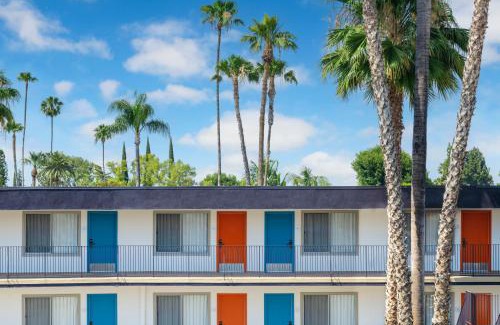 Sherman Oaks Hotel | The Sojourn Los Angeles - Sherman Oaks