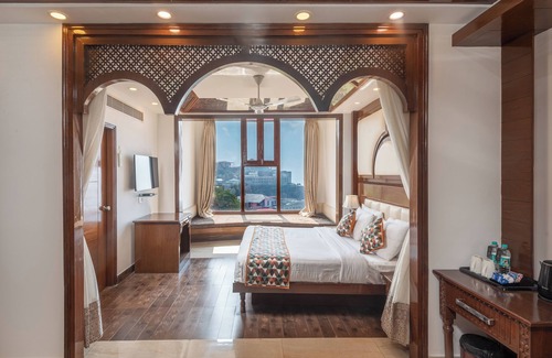 The Mall Road Resort | The Solitaire Resort by Lawrence Hotels