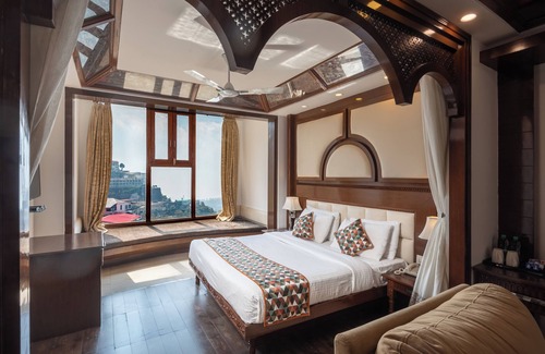 The Mall Road Resort | The Solitaire Resort by Lawrence Hotels