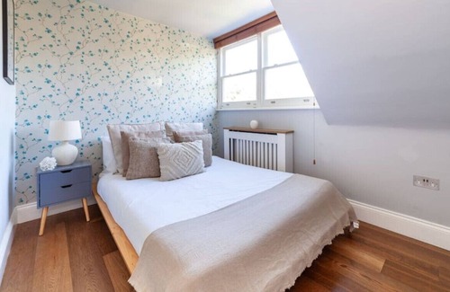 Frognal and Fitzjohns Apartment | The South Hampstead Collection