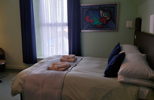 Tenby Bed & Breakfast | The Southcliff