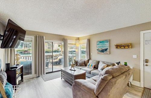 Village of Four Seasons Apartment | The Southwood Splash