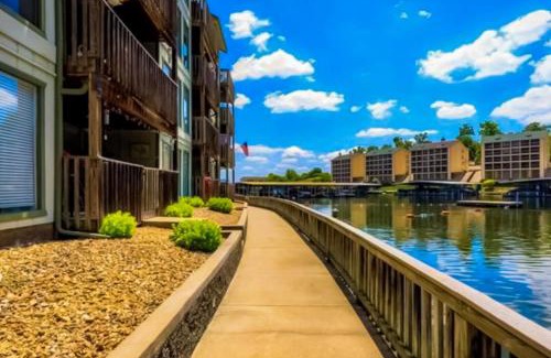 Village of Four Seasons Apartment | The Southwood Splash