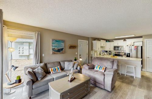 Village of Four Seasons Apartment | The Southwood Splash