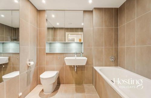 Henley Apartment | The Sovereign Suite - 2-bedroom Luxury Apartment with Parking
