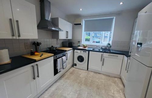 New Cross Apartment | The Spacious Haven - Zone 2 Inner City London