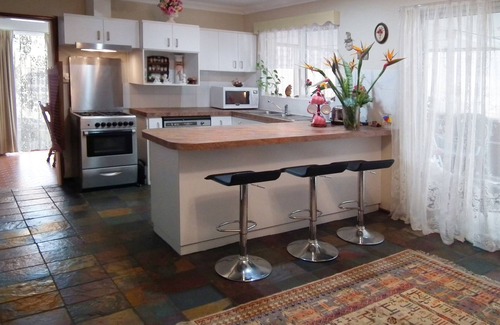 Hillarys House | The Spanish Guesthouse, Private Rooms