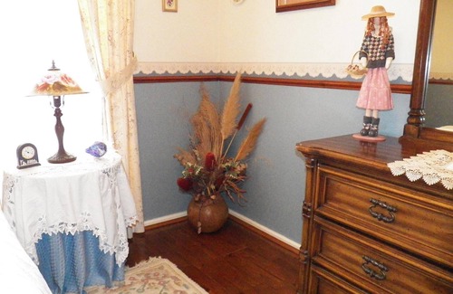 Hillarys House | The Spanish Guesthouse, Private Rooms