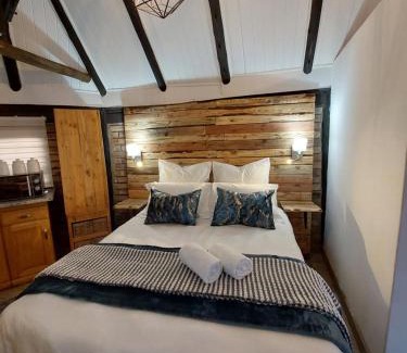Langenhoven Park Apartment | The Spare Room Cottage - cosy and private