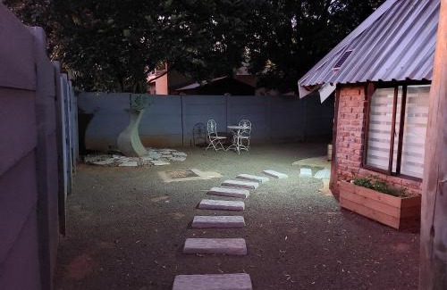 Langenhoven Park Apartment | The Spare Room Cottage - cosy and private
