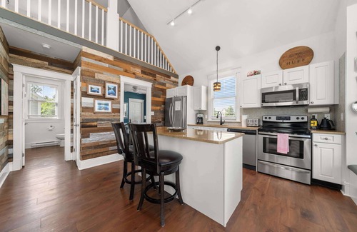 Cherry Valley House | The Sparrow - 32 Meadowview