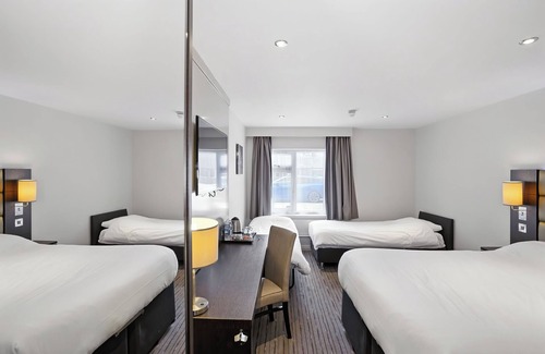 Gilmorton Hotel | The Sparrow Hotel
