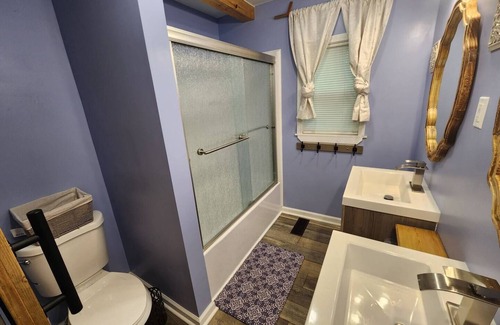 Lawrenceburg House | The Spot! 3 Bed, 1 Bath