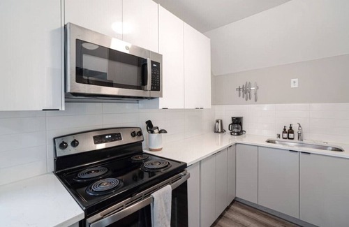 Minor Apartment | The Spot- King Bed, Balcony, BBQ