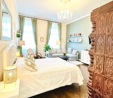 Ferencvaros Apartment | The Spot with Green Chair - cozy space near Danube