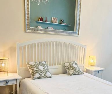 Ferencvaros Apartment | The Spot with Green Chair - cozy space near Danube