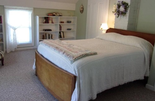Warrensville Other | The Spring House, 1842 Farmhouse