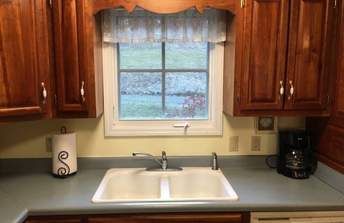 Warrensville Other | The Springhouse on Mill Creek, 2-story farmhouse near West Jefferson, NC