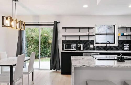 Smyrna Apartment | The Springwood Retreat Central High Luxury