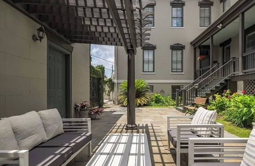 Savannah Victorian District Apartment | The Squares of Savannah: Modern Chic Apartment by Lucky Savannah