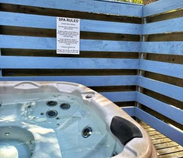 Llanybri Cabin | The Squirrel Lodge - Hot Tub - Pet Friendly - Pembrokeshire-Tenby
