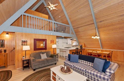 Green Valley Lake House | The Squirrel's Nest - Pet Friendly