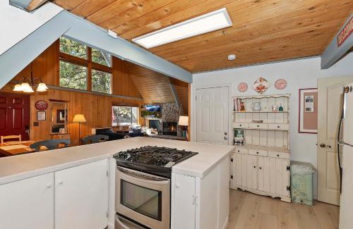 Green Valley Lake House | The Squirrel's Nest - Pet Friendly