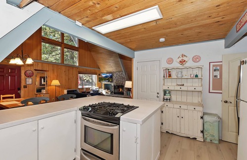 Green Valley Lake House | The Squirrel's Nest - Pet Friendly!