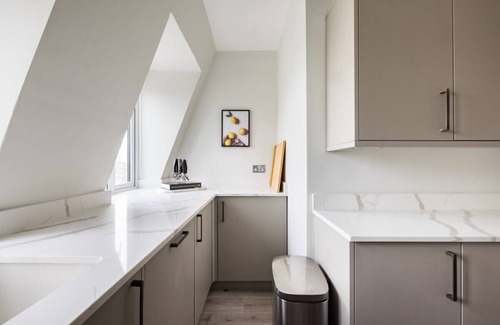 St. Johns Wood Apartment | The St Johns Wood Classic - Snazzy 2bdr Flat