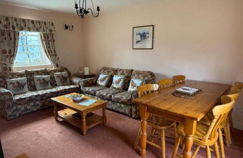 Dungiven House | The Stable, Magheramore Courtyard