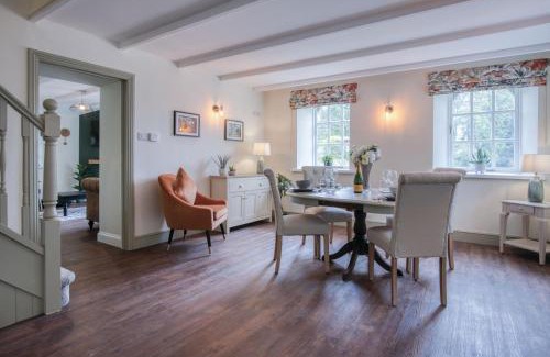Ludchurch House | The Stables - 2 Bedroom Cottage - Princes Gate