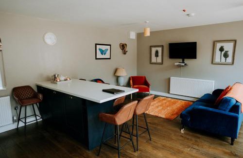 Llandenny Apartment | The Stables Apartment at Cefn Tilla Court, Usk