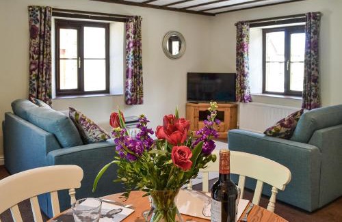 Bideford House | The Stables