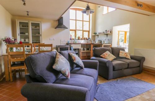 Roos House | The Stables