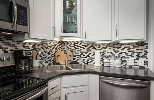 Bonnycastle House | The Stables ~ Hot Tub, Fire Pit & Games Steps From Bardstown Rd