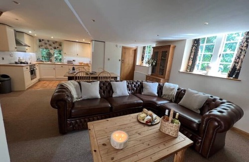 Lullington Cottage | The Stables, Orchardleigh Estate