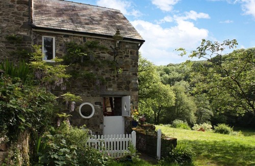 Whitland House | The Stables - Two Bedroom House, Sleeps 3