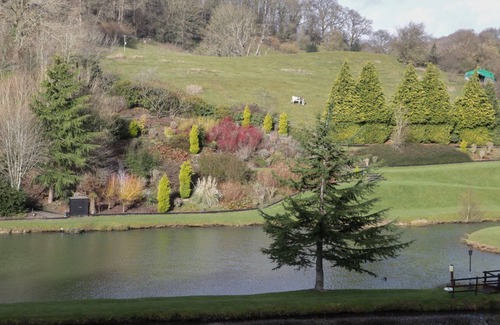 Garthmyl Cottage | THE STABLINGS COTTAGE, pet friendly, with hot tub in Garthmyl