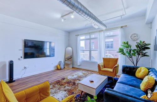 Downtown Memphis Apartment | The Stallion #208 - Walk to Attractions - Modern Luxe Loft in Memphis Downtown with free covered gated parking