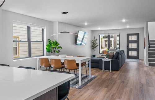 Powderhorn House | The Standish Sensation - 4 Bedrooms 4 Baths 2706 Finished Square Feet!