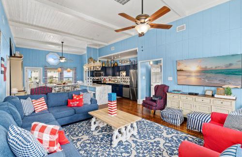 Crystal Beach House | The Star-Spangled Cottage
