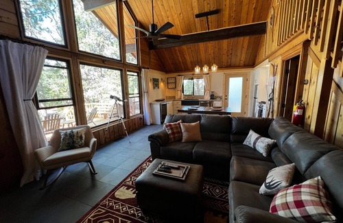 Upper Moonridge Cabin | The Stargazer Chalet-Your Big Bear Experience with Ridgetop and Ski Slope Views!