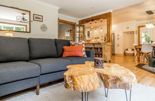 Torrance Cottage | The Stargazer - Wooded Treasure w/Hot Tub & Sauna