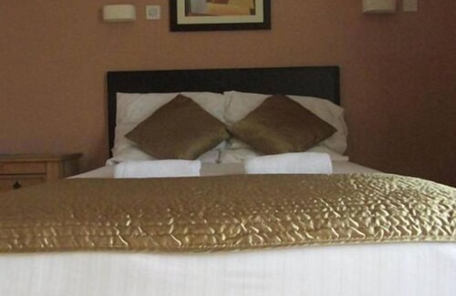 Ipswich Bed & Breakfast | The Station Hotel