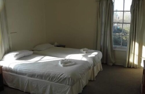 Ipswich Bed & Breakfast | The Station Hotel