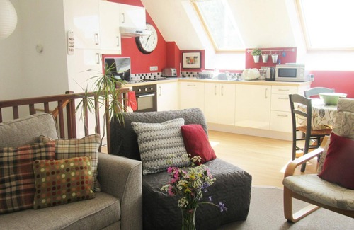 Haverfordwest Cottage | The Steps, Newgale - Two Bedroom Cottage, Sleeps 5