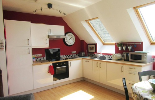 Haverfordwest Cottage | The Steps, Newgale - Two Bedroom Cottage, Sleeps 5