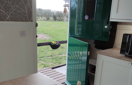 Hay-on-Wye Cabin | The Stockman's Cabin - A quiet rural retreat - Bring your own horses on holiday!