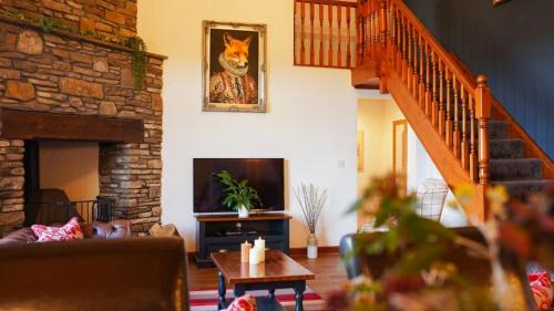 Margam Apartment | The Stone Barn Cottage with Hot Tub